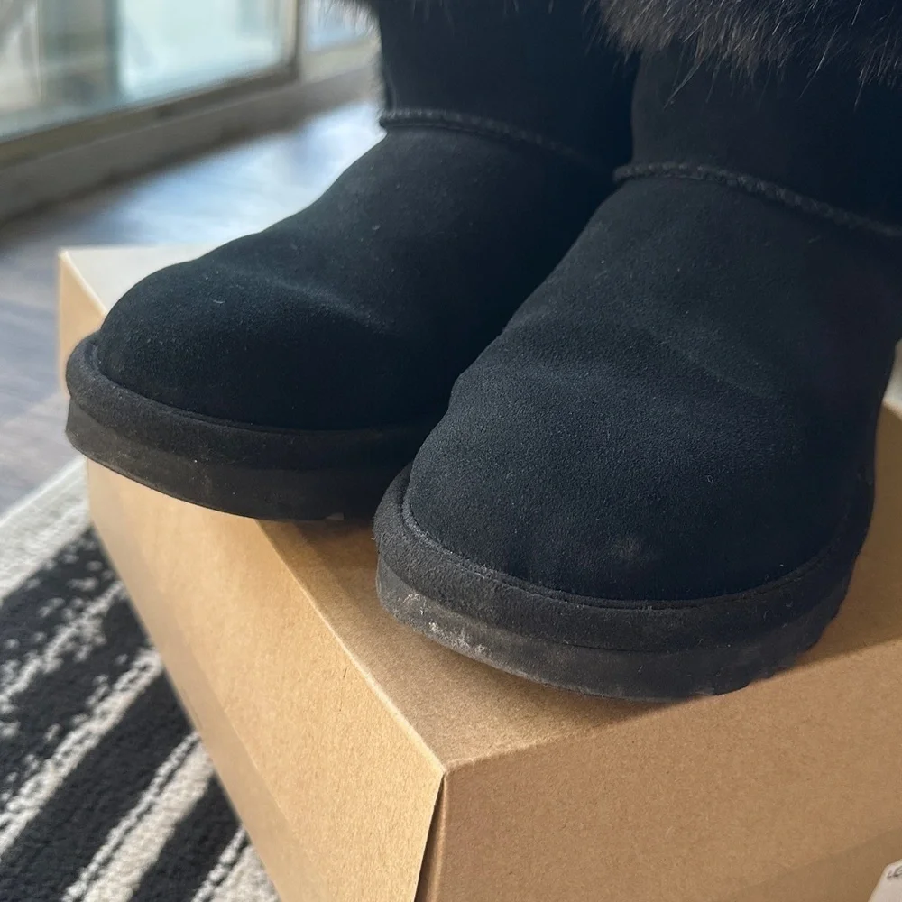 UGG Cathie Suede Genuine Sheepskin Lined Short Boots / SZ5